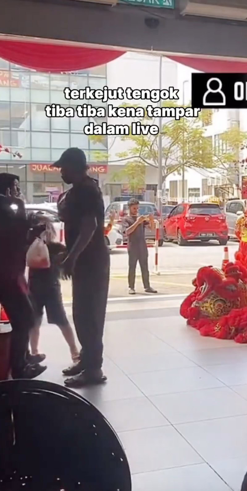 Dirakam ketika 'live', lelaki selamba tampar isteri depan umum kini diburu polis 8